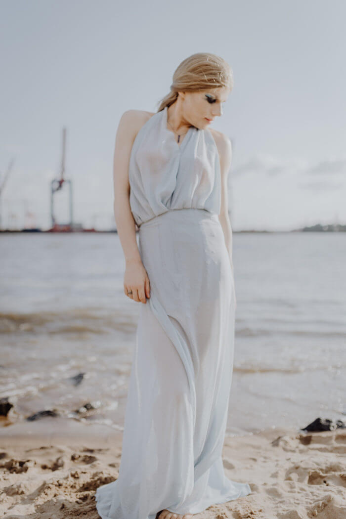 TerriBell beim Fotoshooting am Elbstrand