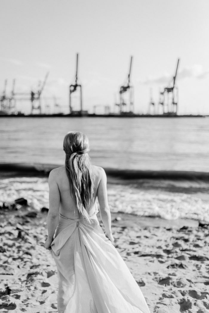 TerriBell beim Fotoshooting am Elbstrand